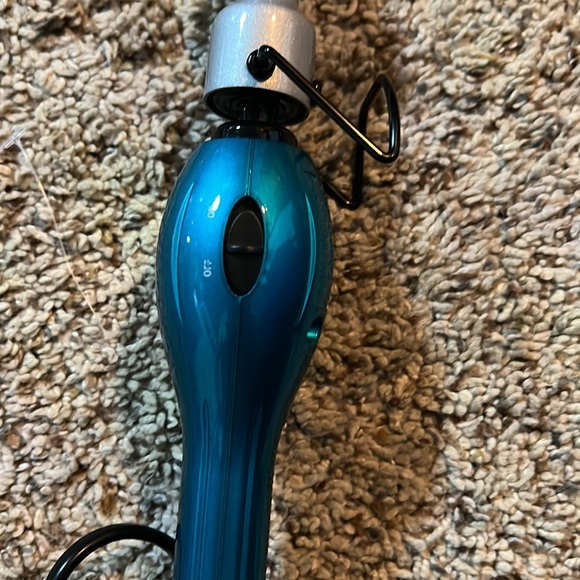 Bed Head Rock N Roller Curling Wand - Picture 3 of 4